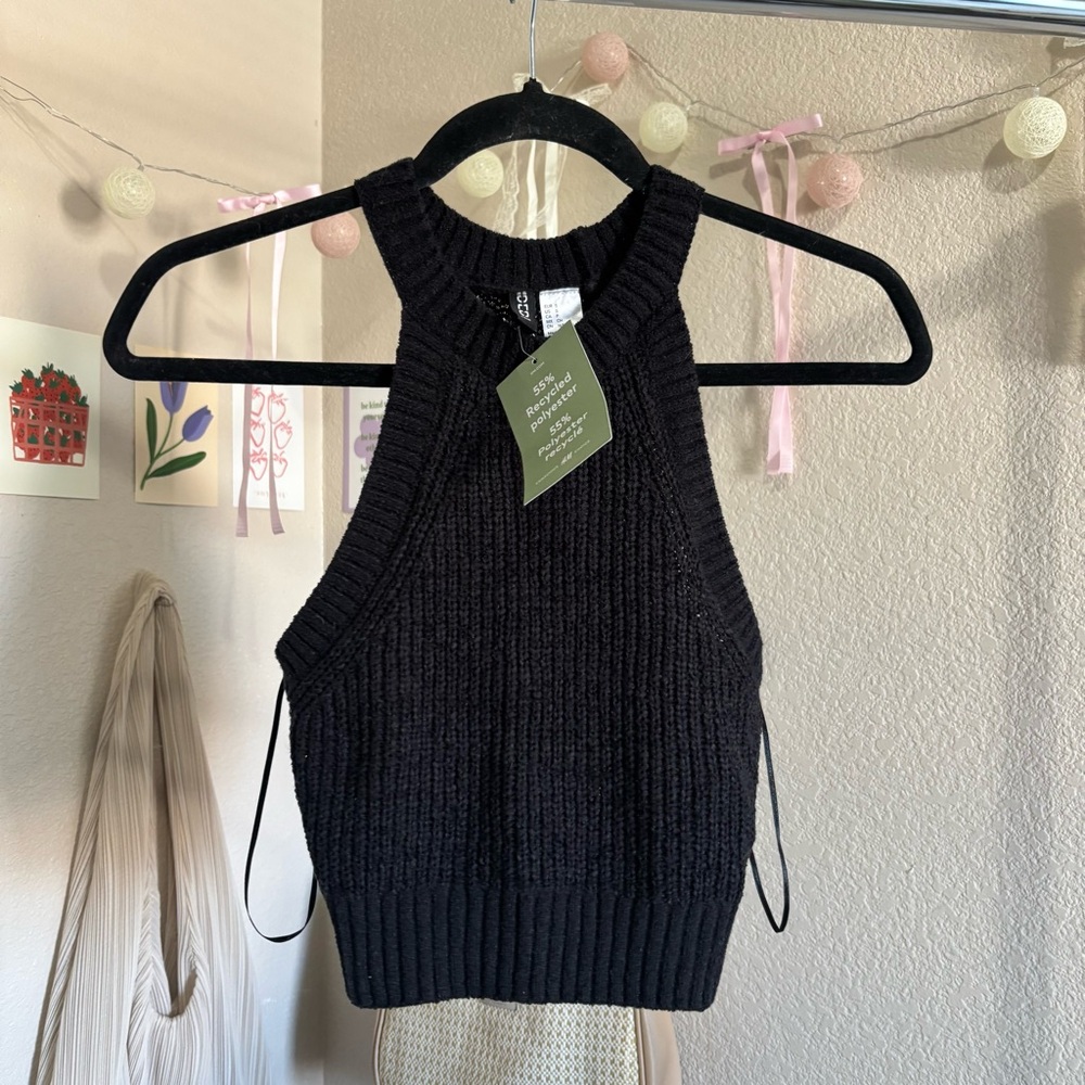 ୨୧ ･ﾟ✧ H&M Black Knit Crop Tank NWT